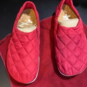 Otzshoes NWOT size 7 spadrilles red color canvas womens shoes